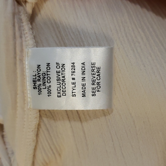 Rahi Cali white floral embroidered top - Picture 13 of 14